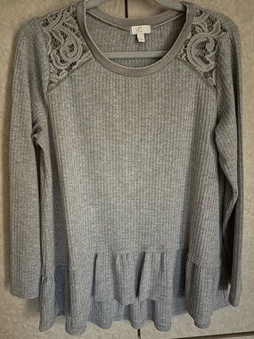 Long sleeve embellished top, sz L